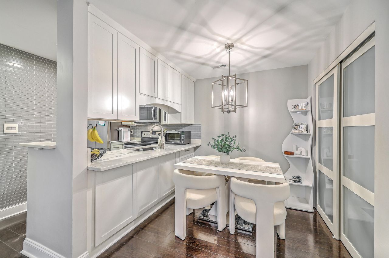 188 Midland Parkway Photo 9