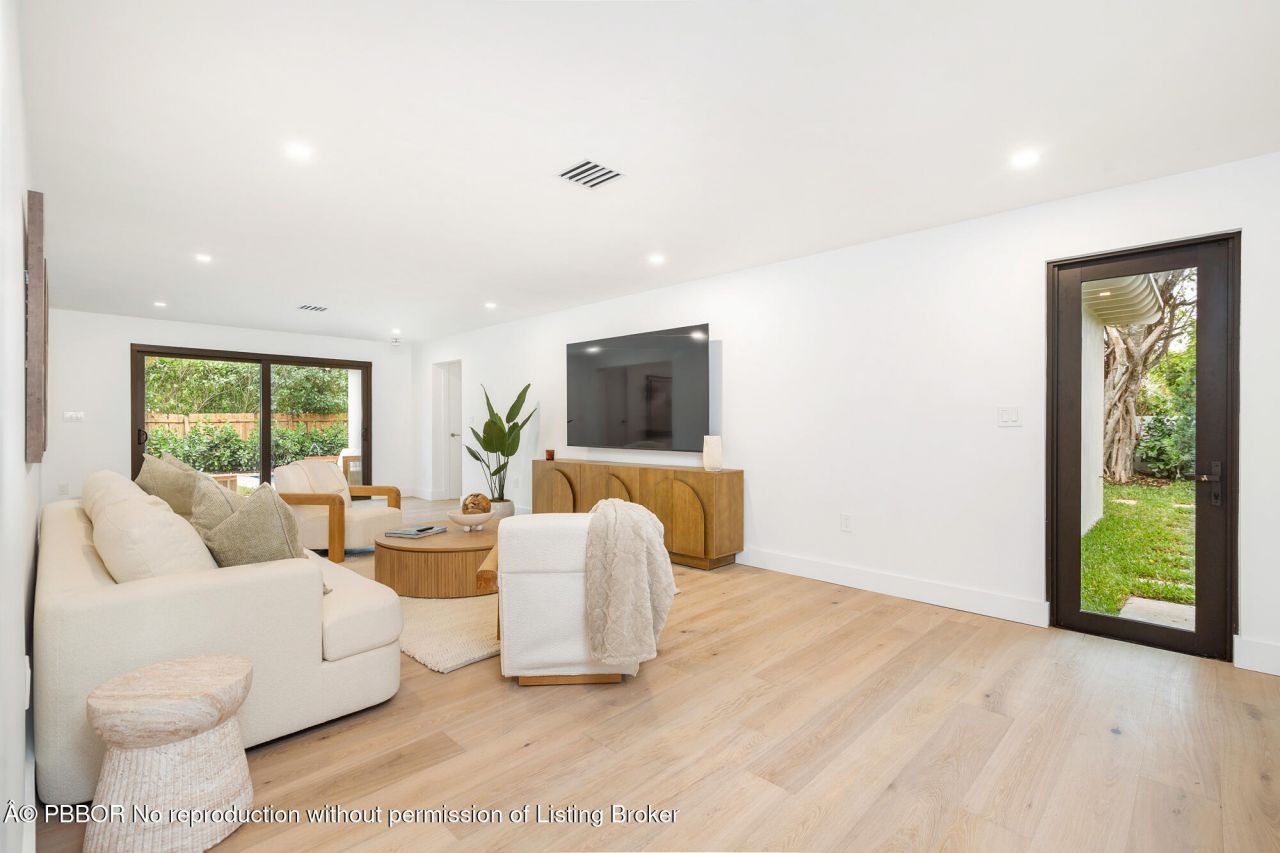 350 Colonial Road, West Palm Beach, FL 33405 Photo