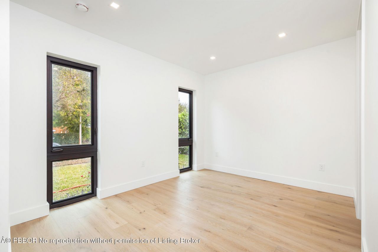 350 Colonial Road, West Palm Beach, FL 33405 Photo