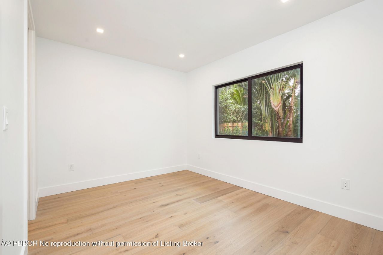 350 Colonial Road, West Palm Beach, FL 33405 Photo