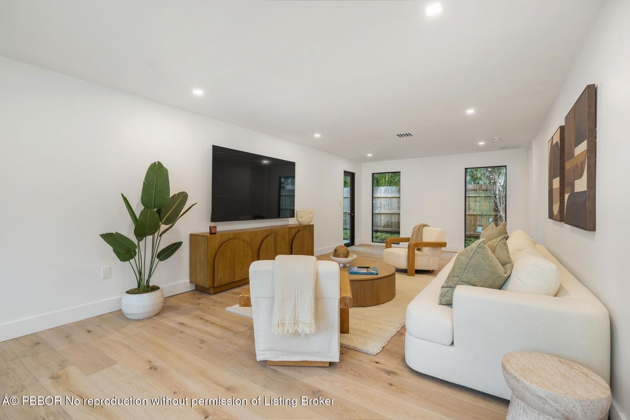 350 Colonial Road, West Palm Beach, FL 33405 Photo