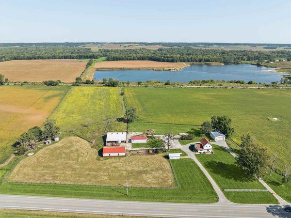 2485 Highway 6 Trail, Marengo, IA 52301