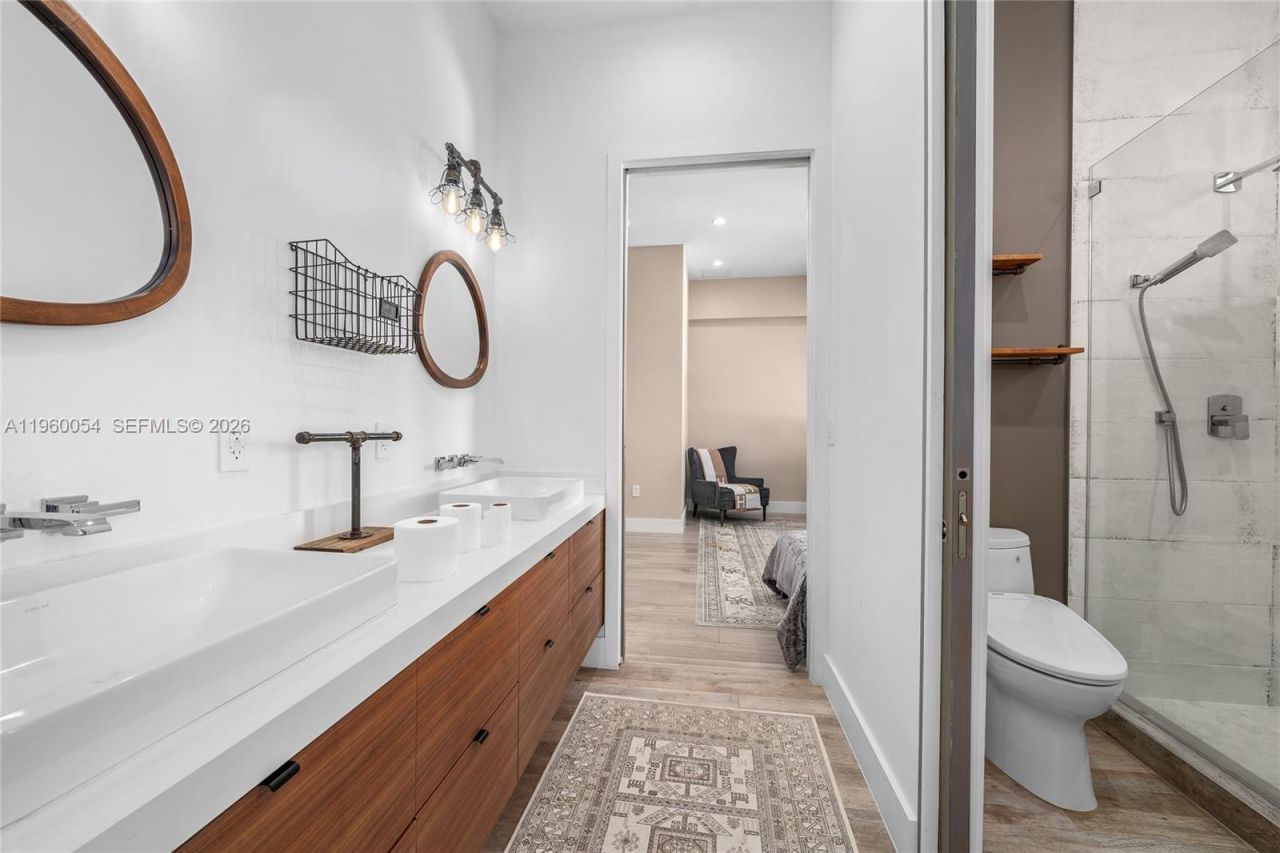 12880 N Bayshore Dr, North Miami, FL 33181 Photo