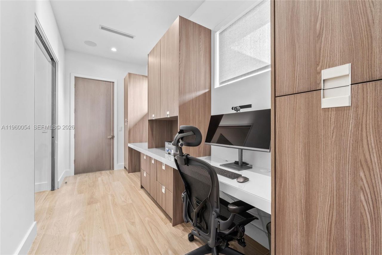 12880 N Bayshore Dr, North Miami, FL 33181 Photo