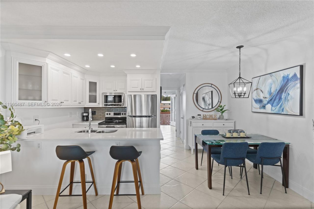 815 SW 11th Ave, Unit 18G, Hallandale Beach, FL 33009 Photo