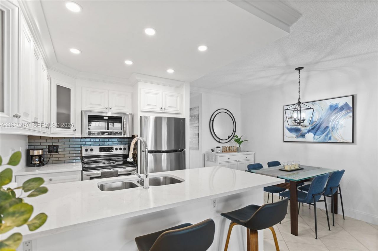 815 SW 11th Ave, Unit 18G, Hallandale Beach, FL 33009 Photo