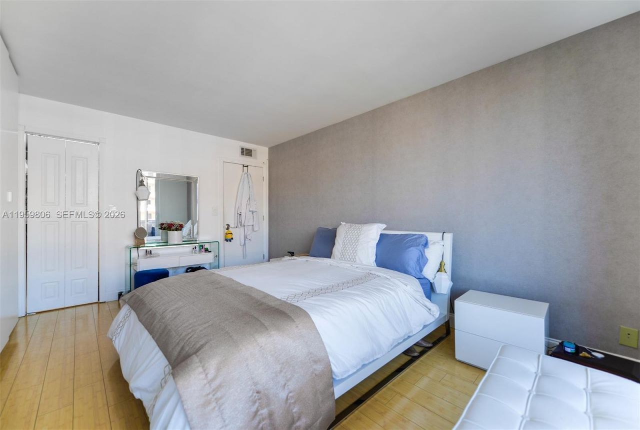 400 NE 12th Ave , Unit 505, Hallandale Beach, FL 33009 Photo