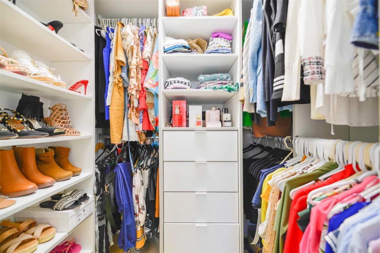 400 NE 12th Ave , Unit 505, Hallandale Beach, FL 33009 Photo