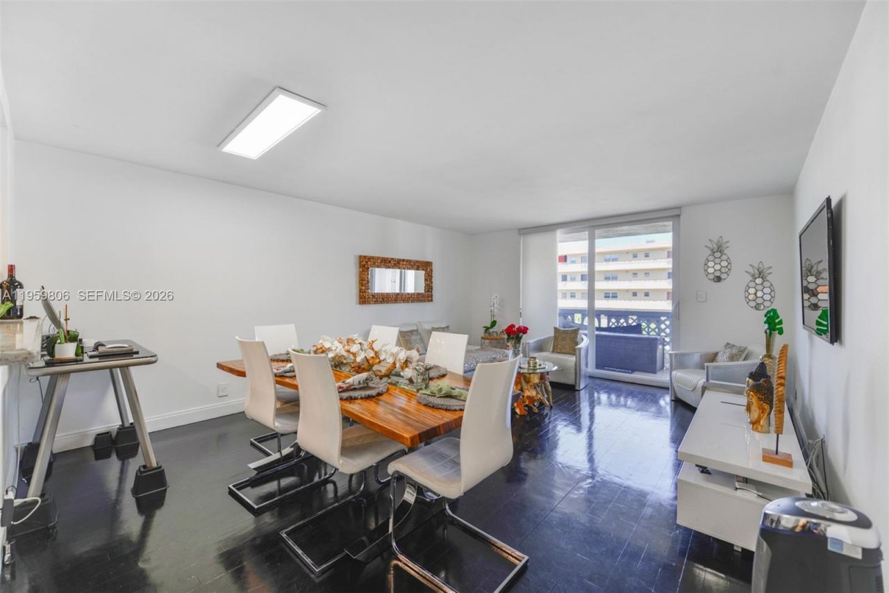 400 NE 12th Ave , Unit 505, Hallandale Beach, FL 33009 Photo