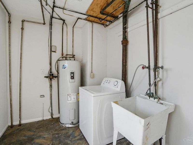 21 Chalmers Court, Greenhills, OH 45218 Photo 12