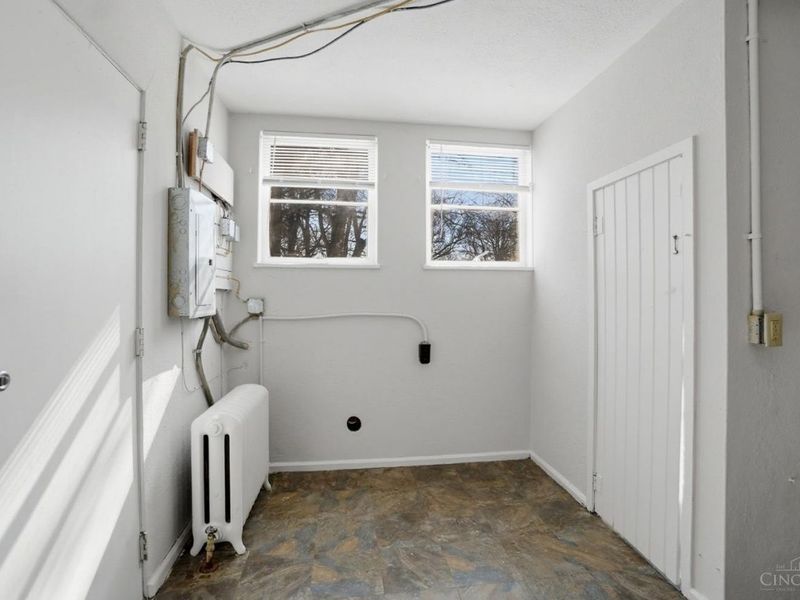 21 Chalmers Court, Greenhills, OH 45218 Photo 13