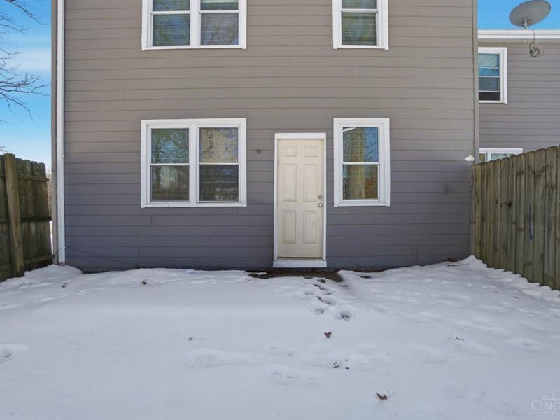 21 Chalmers Court, Greenhills, OH 45218 Photo 32