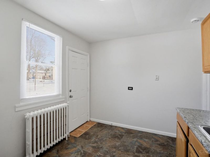 21 Chalmers Court, Greenhills, OH 45218 Photo 9