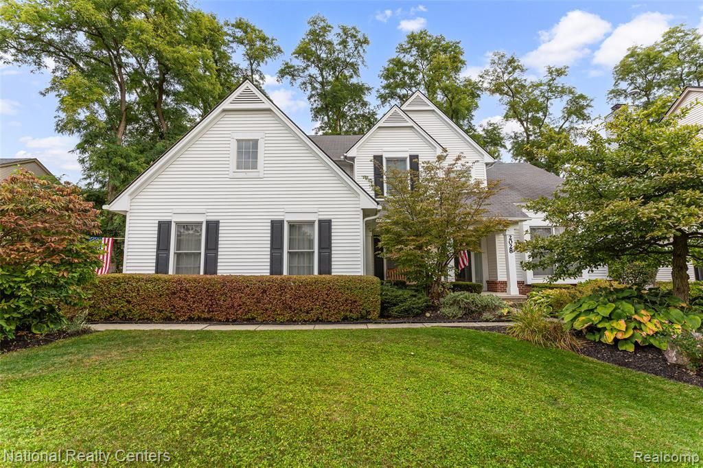 2028 Applebrook Drive, Commerce Township, MI 48382 Main Photo