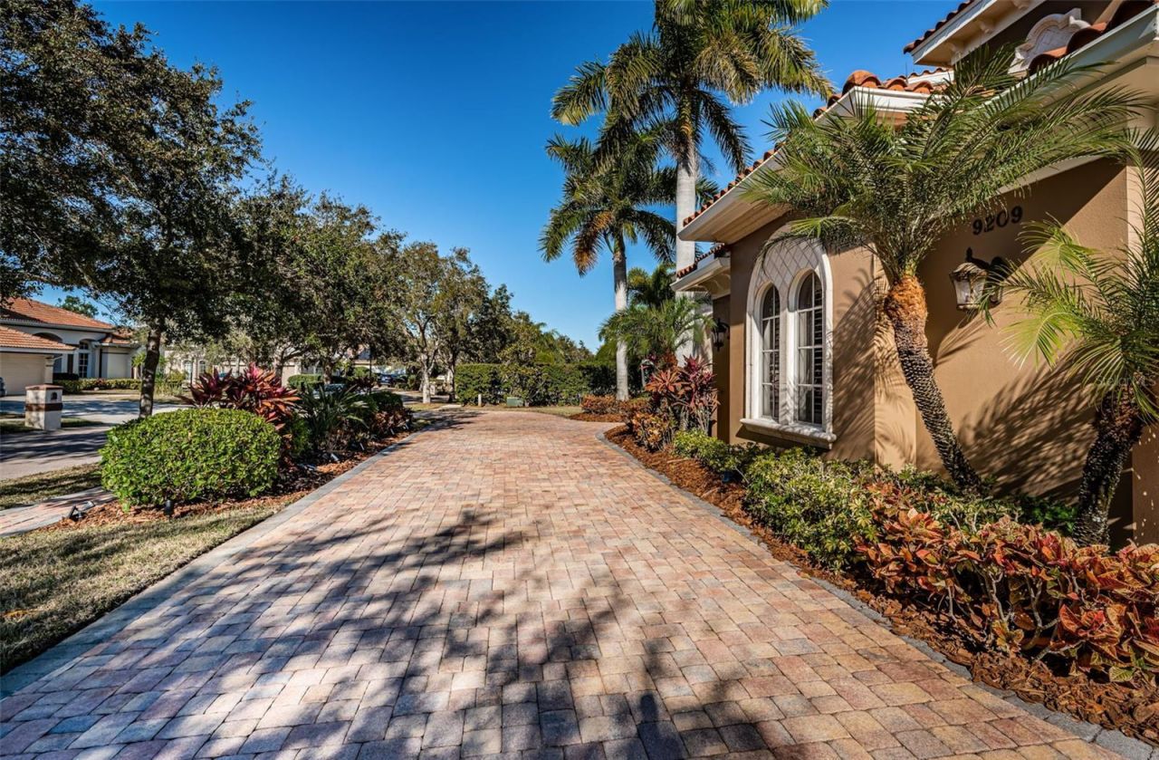 9209 Silverthorn Road, Seminole, FL 33777 Photo