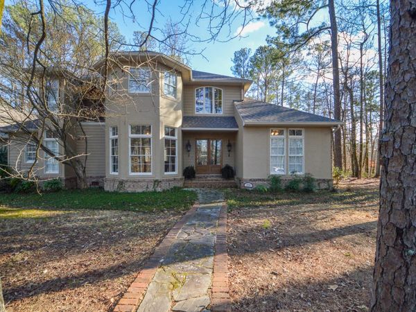 956 Valley Hills Circle, Starkville, MS 39759