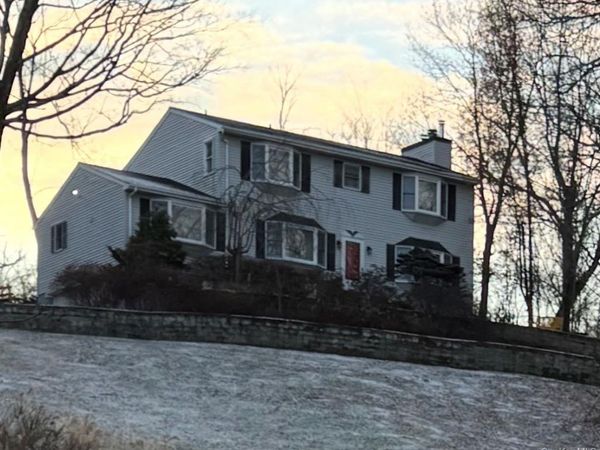 4 Chaucer Road, Staatsburg, NY 12580