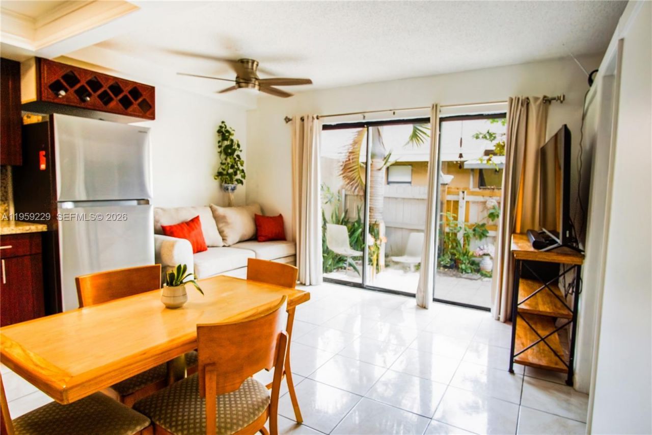 2929 E Missionwood Cir, Unit B-24, Miramar, FL 33025 Main Photo