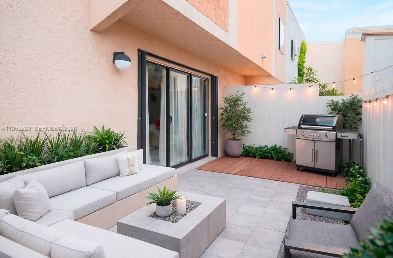 2929 E Missionwood Cir, Unit B-24, Miramar, FL 33025 Photo