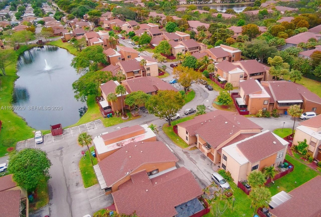 2929 E Missionwood Cir, Unit B-24, Miramar, FL 33025 Photo