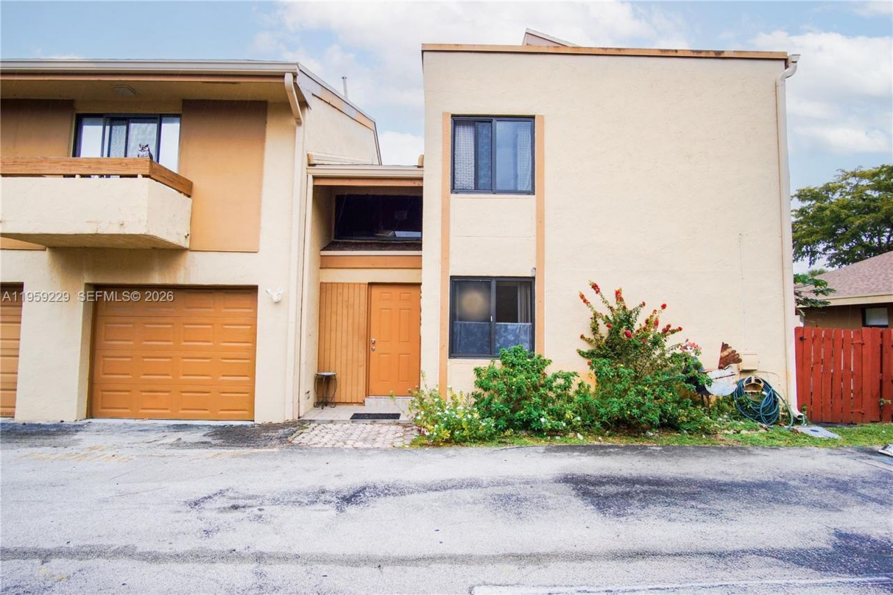 2929 E Missionwood Cir, Unit B-24, Miramar, FL 33025 Photo