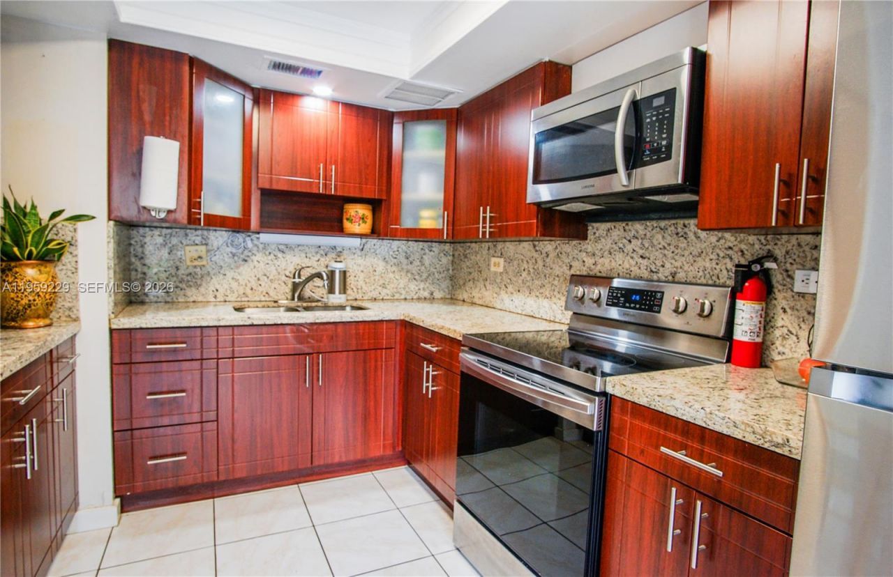 2929 E Missionwood Cir, Unit B-24, Miramar, FL 33025 Photo