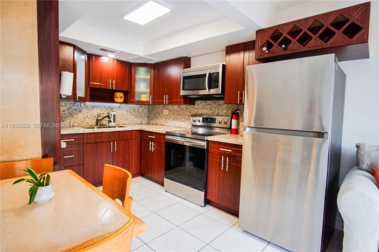 2929 E Missionwood Cir, Unit B-24, Miramar, FL 33025 Photo