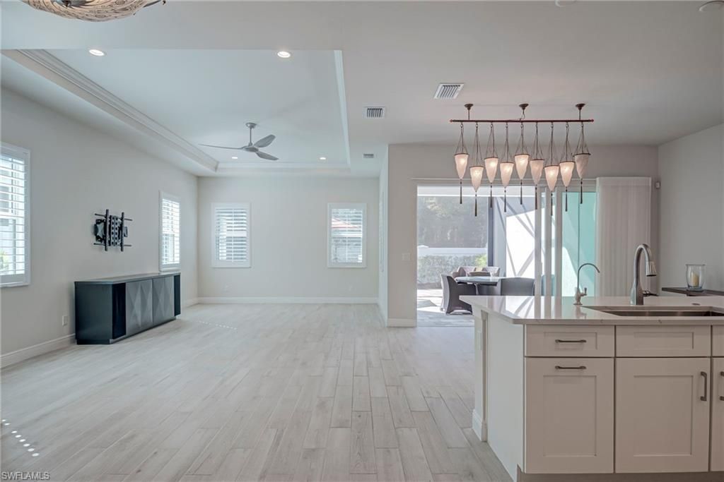 9087 Saint Lucia Dr, Naples, FL 34114 Photo