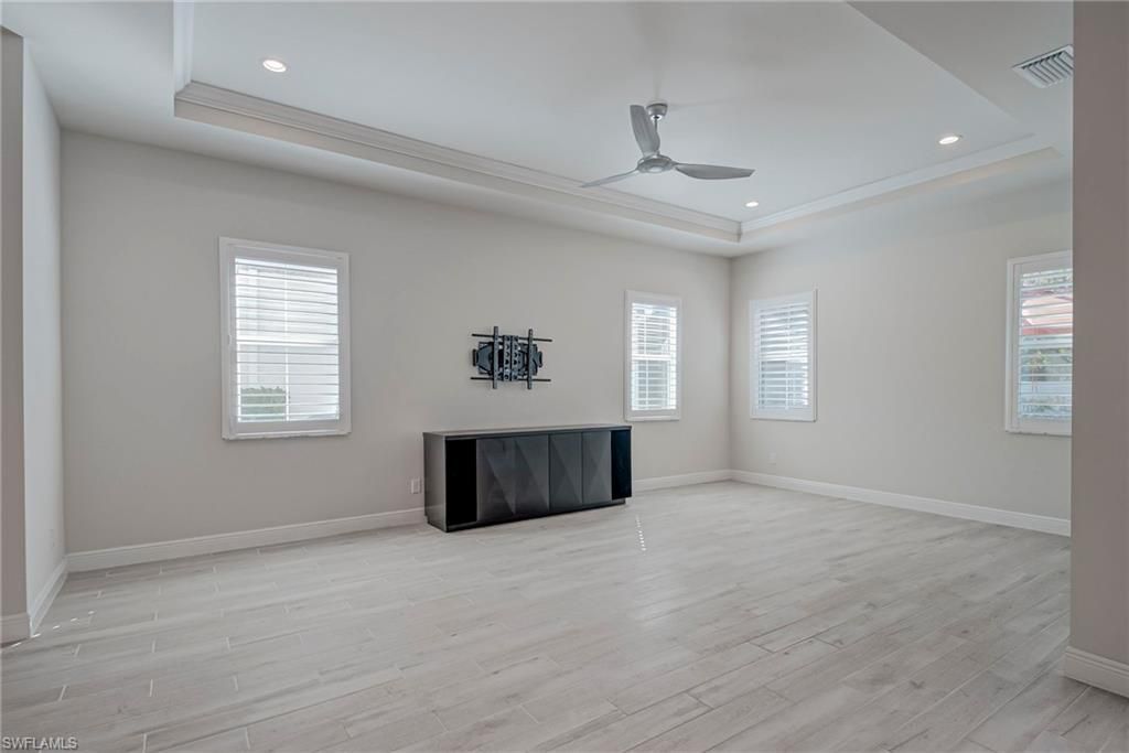9087 Saint Lucia Dr, Naples, FL 34114 Photo