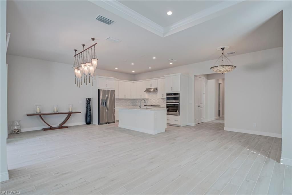 9087 Saint Lucia Dr, Naples, FL 34114 Photo