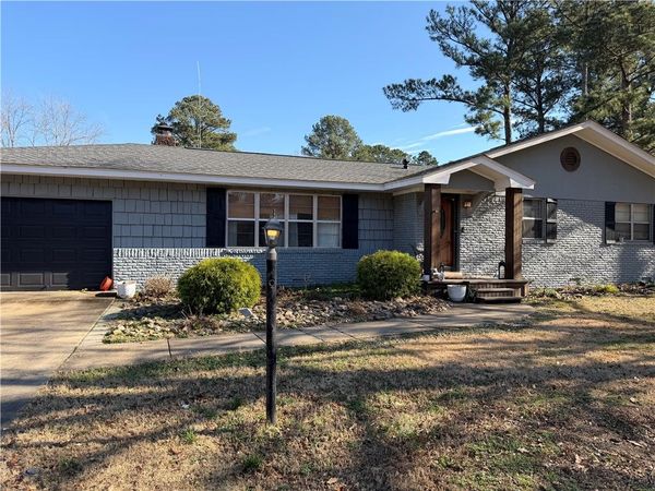 211 S Cumberland Avenue, Russellville, AR 72801