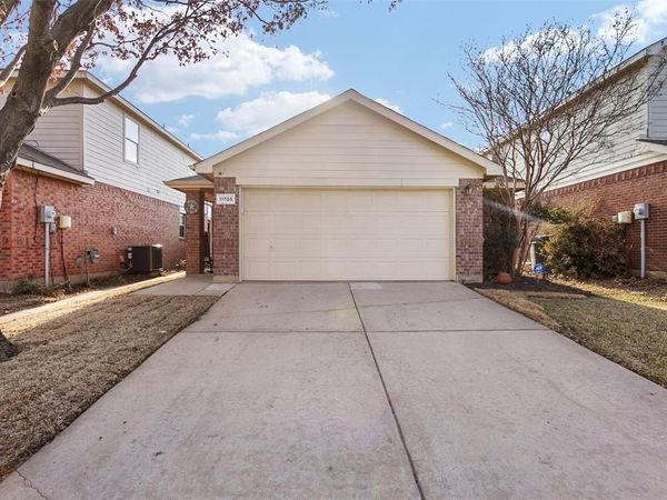 11705 Cottontail Drive, Fort Worth, TX 76244