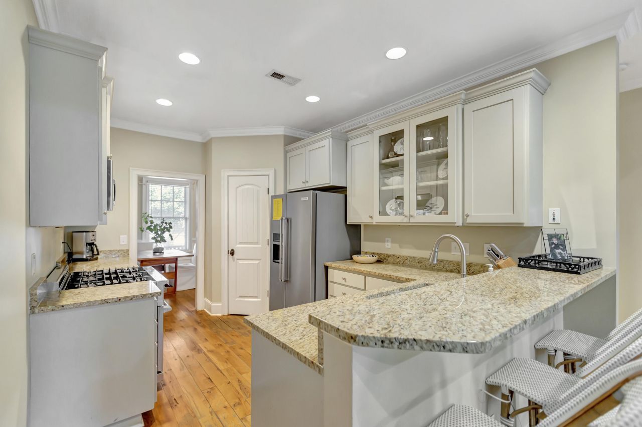 1050 Phillips Park Drive Photo 10