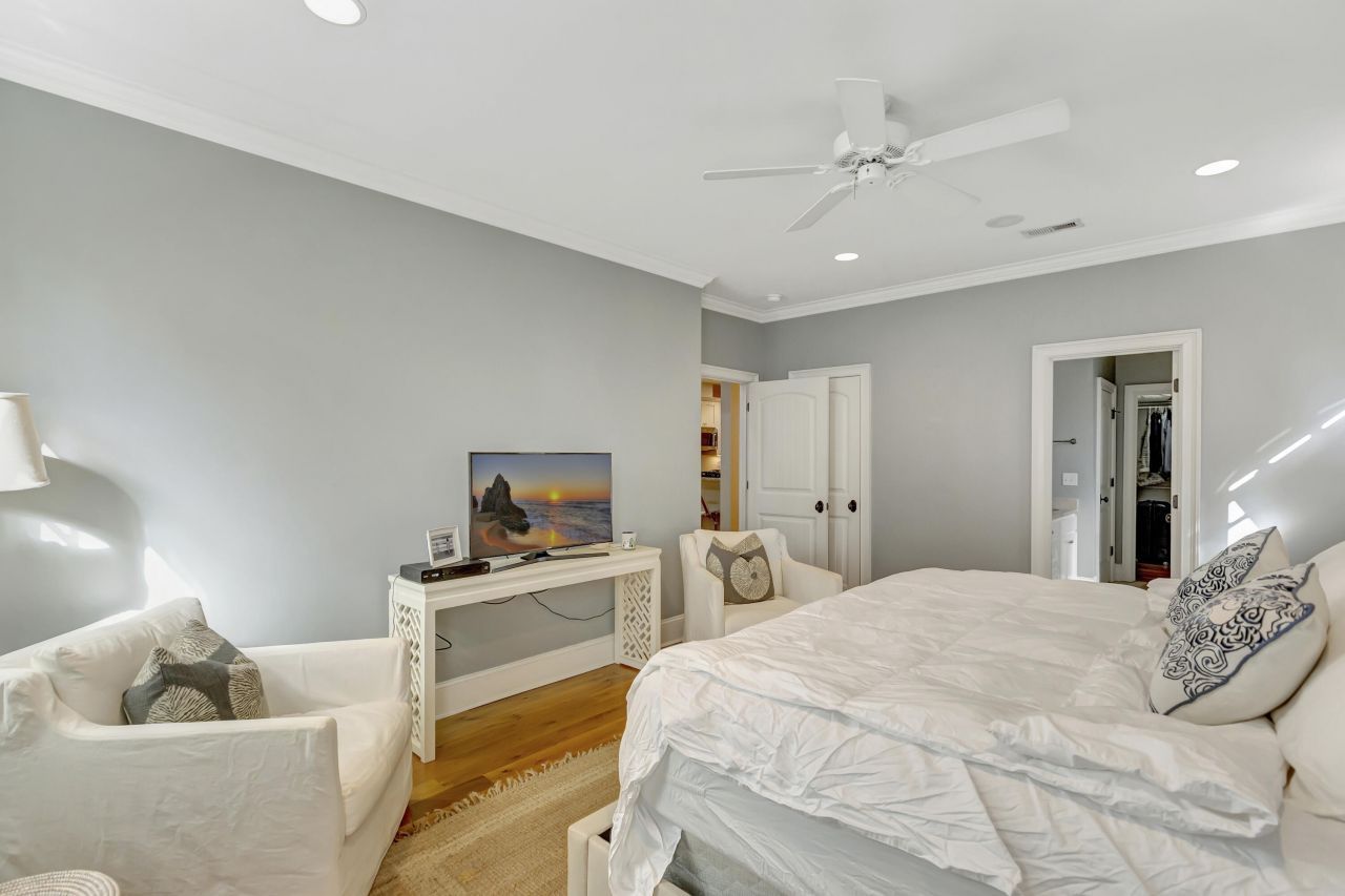 1050 Phillips Park Drive Photo 15