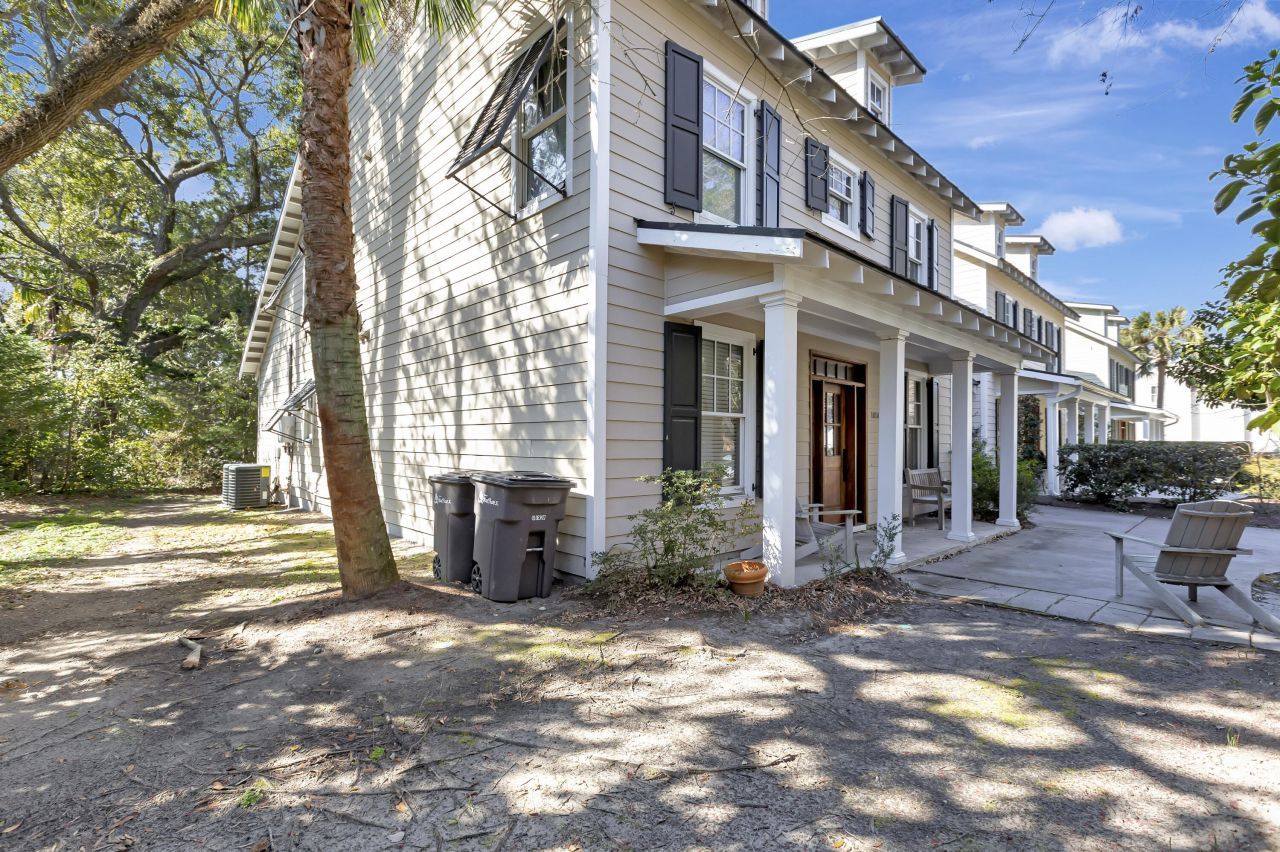 1050 Phillips Park Drive Photo 4