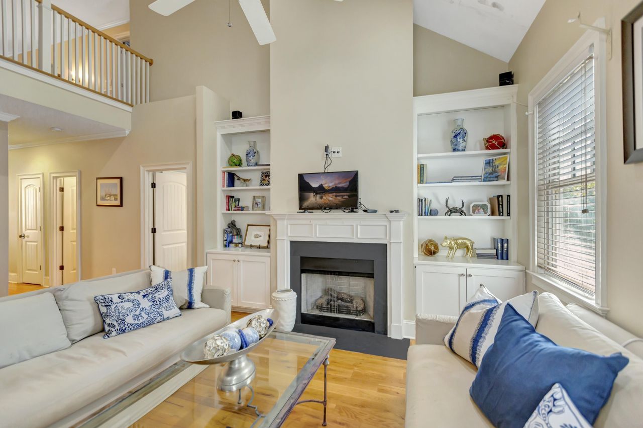 1050 Phillips Park Drive Photo 7