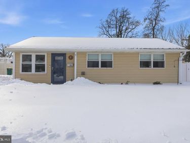 201 ALLENDALE DRIVE, MORRISVILLE, PA 19067