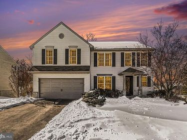 207 EDENDERRY WAY, ENOLA, PA 17025