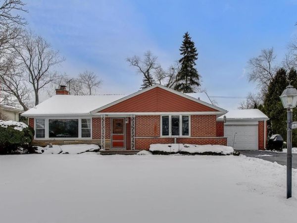 2537 Pick Drive, Glenview, IL 60025