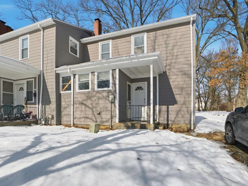 17 Chalmers Court, Greenhills, OH 45218 Photo 1