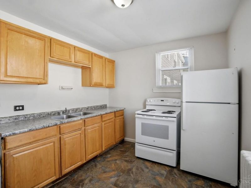 17 Chalmers Court, Greenhills, OH 45218 Photo 10