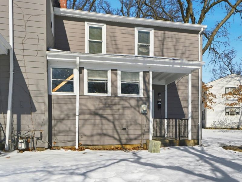 17 Chalmers Court, Greenhills, OH 45218 Photo 2