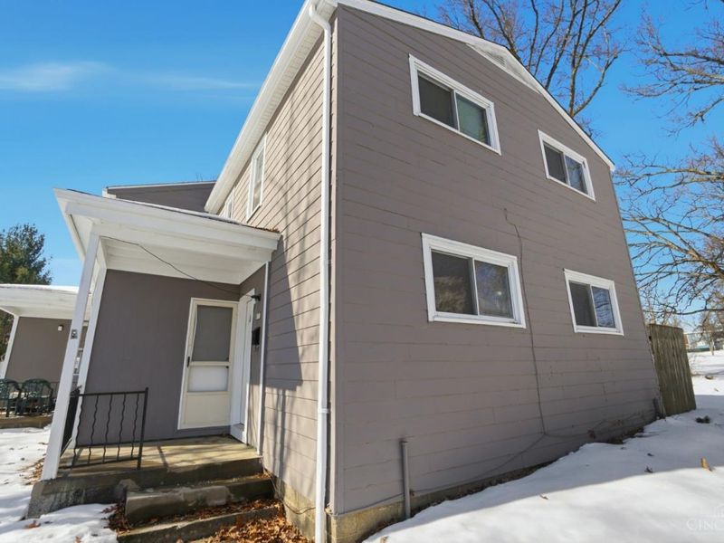 17 Chalmers Court, Greenhills, OH 45218 Photo 3