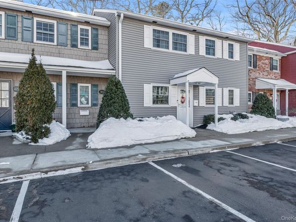 1055 Village Drive, Unit 1055, Hauppauge, NY 11788