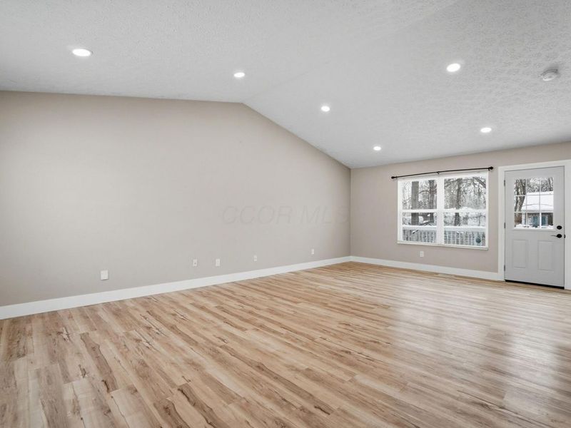 5018 Charming Court, Columbus, OH 43231 Photo 10