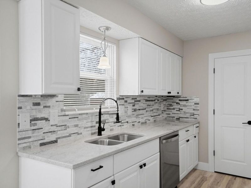 5018 Charming Court, Columbus, OH 43231 Photo 15