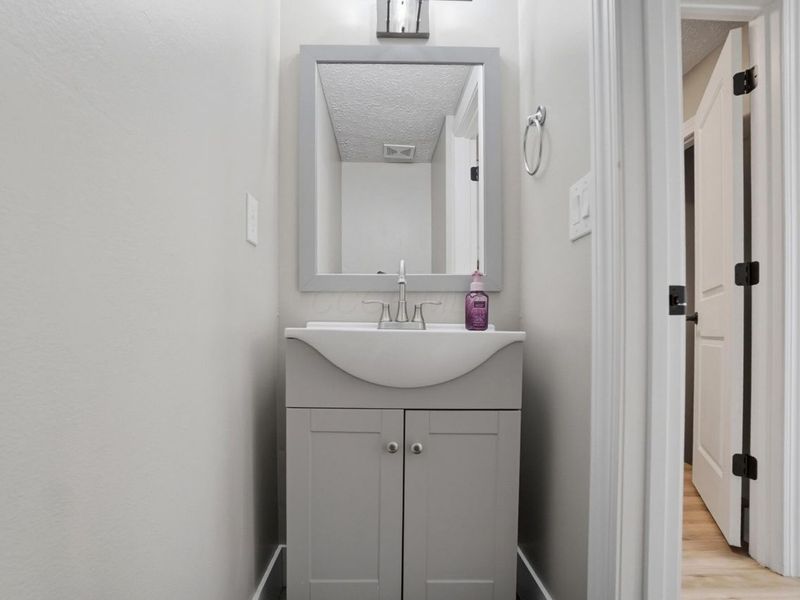 5018 Charming Court, Columbus, OH 43231 Photo 21