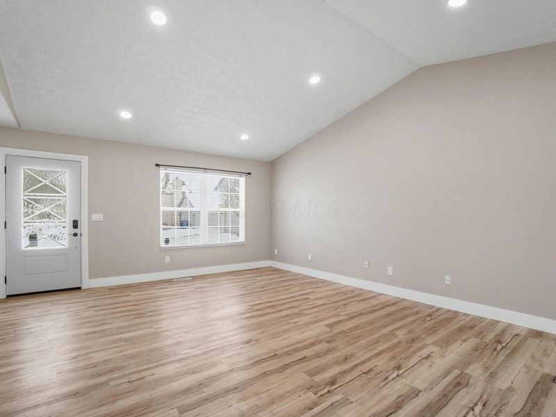 5018 Charming Court, Columbus, OH 43231 Photo 9