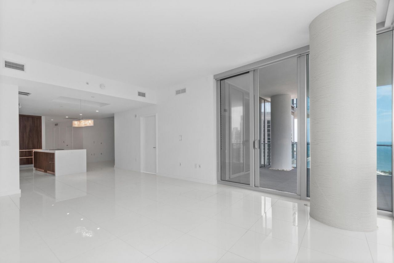 851 NE 1st Avenue, Unit 3512, Miami, FL 33132 Photo