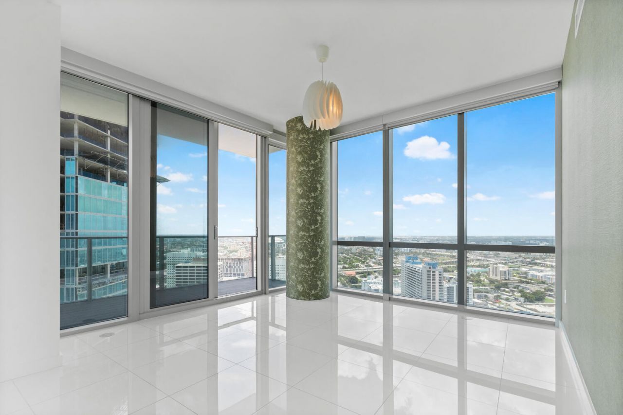 851 NE 1st Avenue, Unit 3512, Miami, FL 33132 Photo